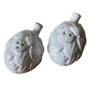 NWT Artichoke Salt And Pepper Shakers